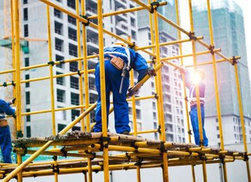 Two-way radios key to maximizing construction efficiency