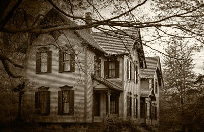 Haunted real estate: Realtor recalls frightening experiences as a newbie