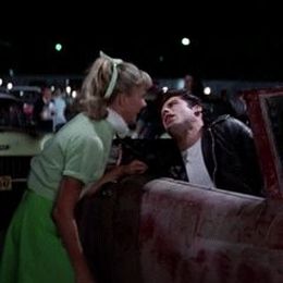 Should You Keep the Engagement Ring After Calling Off the Wedding?