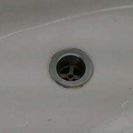 This is the Easiest Way to Unclog Your Drain in 3 Steps