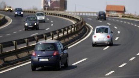 8 essential gear to take on your next road trip