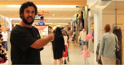 The 1 Thing You Need to Bring When Taking Your Toddler Holiday Shopping