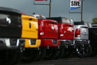Car Dealers Take Steps to Help ‘Underwater’ Buyers Trade Up