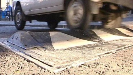 Speed bump redesign 'would cut pollution'