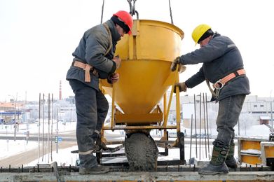 10 Useful Tips for Staying Warm on a Winter Construction Site