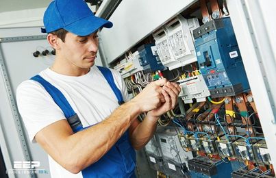 How do you become a master electrician?