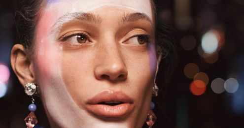 Why Restaurant-Lighting Makeup Is the Ultimate Date Night Beauty Hack