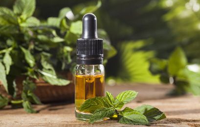 7 Health and Beauty Benefits of Peppermint Oil