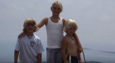 Break The Stigma: Know The Positive Impact Of Being The Middle Child