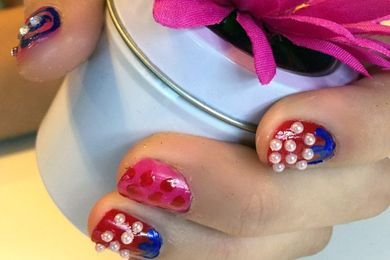 Start Your Own Nail Salon With These Nail Charms