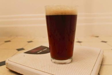 Can you still drink beer and drop a few excess pounds? Yes, you can