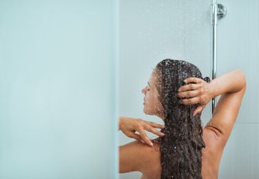 8 Showering Mistakes That Are Totally Ruining Your Skin