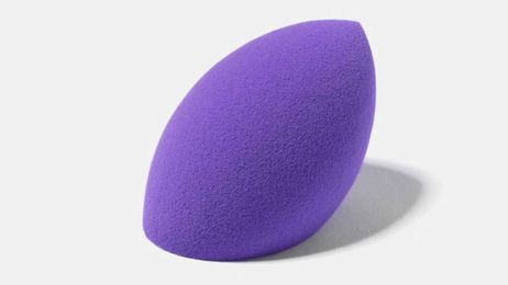 We Just Found Out There’s A Dollar Store—For Beauty Supplies
