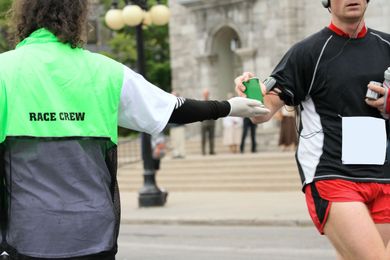 4 Reasons You Should Volunteer At A Race