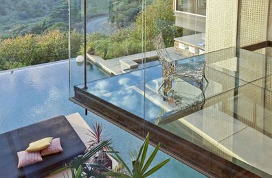 Simply Breathtaking: Glass Floor Ideas for the Polished Modern Home
