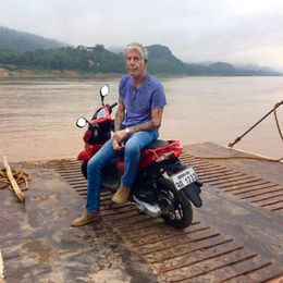 This Omelet Is How Anthony Bourdain Resets After Travel