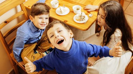 Restaurant rewards family for kids' good behavior