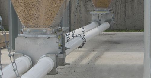 Feed management without climbing a bin