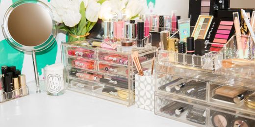 19 Super Pretty Ways To Store All Your Beauty Products