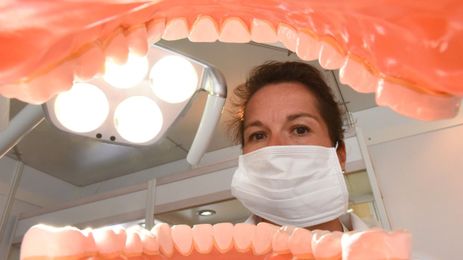 The do’s and don’ts on teeth whitening