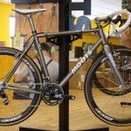 5 reasons why you should shop at your local bike shop