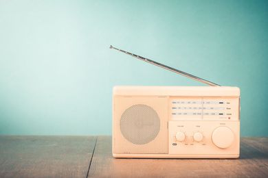 Study Proves Music Makes You Eat More