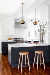 12 Stunning Two-Toned Kitchens