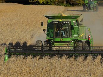 Farmers Look For Ways To Circumvent Tractor Software Locks
