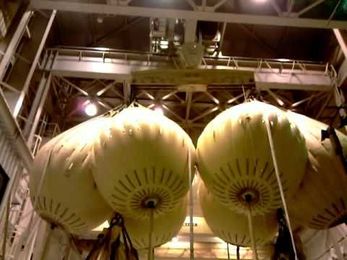 320 ton overhead bridge crane test Indoor using Water Weights bags