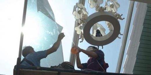 3 Reasons to Leave Window Tinting Removal to a Professional