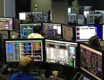 Radiologist survey shows age-related preferences in workstation setup