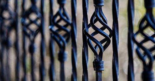 Give a Face-Lift To Your Yard With Ornamental Fence