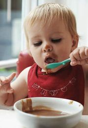 Introducing baby’s first foods