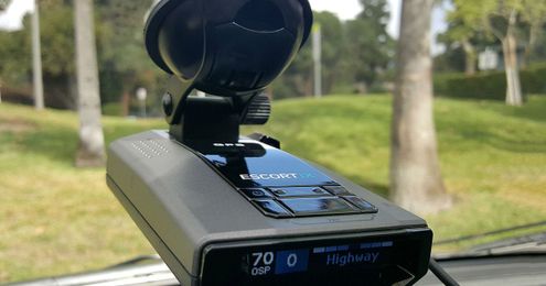 Crowdsourcing and smart filters make the Escort iX brilliantly effective.