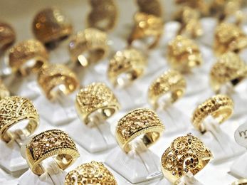 Yellow gold back in style, after you sold yours