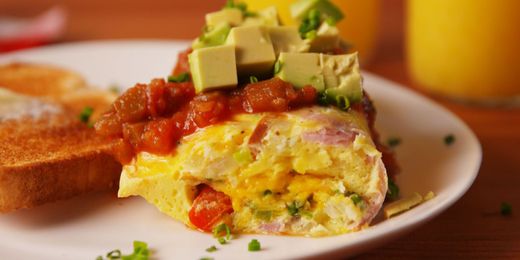 PSA: A Plastic Bag Is the Secret to a Perfect Omelet