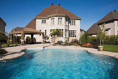 Swimming Pools: Alternatives to Chlorine