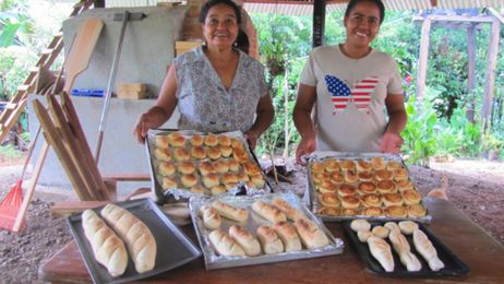 Rising to the occasion: Minnesota Bricks to Bread builds ovens...