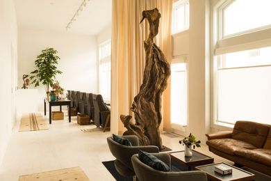 Golden Hour Acupuncture Is a Hidden Treasure Worth Seeking