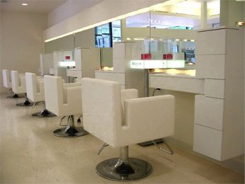 Six Things You Need to Know About Salon Lighting