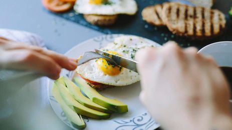 I Eat the Same Healthy Breakfast and Lunch Every Day—and Maybe You Should Too