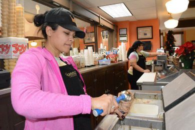 Shop owner: Never too cold for ice cream