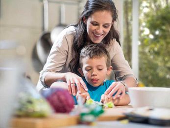 How to Spend More Time with Your Kids in the Kitchen