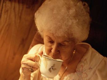 Could a Hot Cup of Tea Preserve Your Vision?