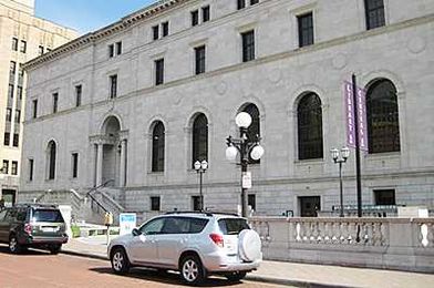 New library social worker will help patrons access mental health supports