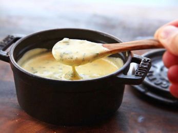 How to Make Foolproof Béarnaise Sauce