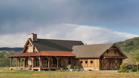 Exterior Finishes: Your Log Home’s First Impression