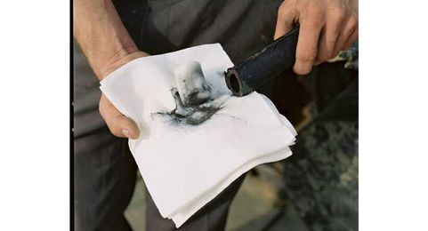 Hydraulic hose assemblies: Removing contaminants