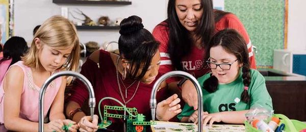 4 Awesome Ways to Thank a Girl Scout Volunteer