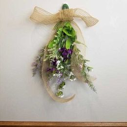 Spring Crafts: How to Make a Floral Swag With Hot Glue